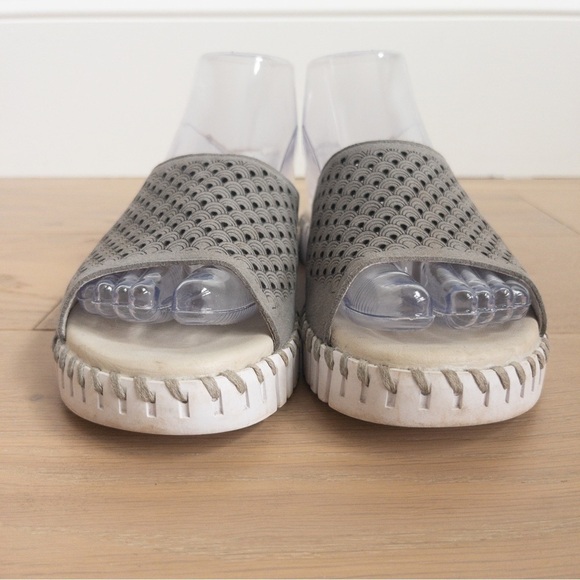 Ilse Jacobsen Grey Scalloped Tulip Slide Sandals - Picture 3 of 12